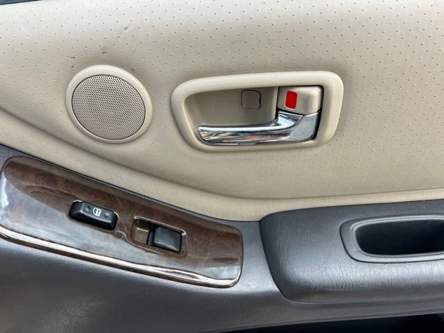 Used 2002 Toyota Highlander Limited w/ Leather Trim Pkg FWD image 27