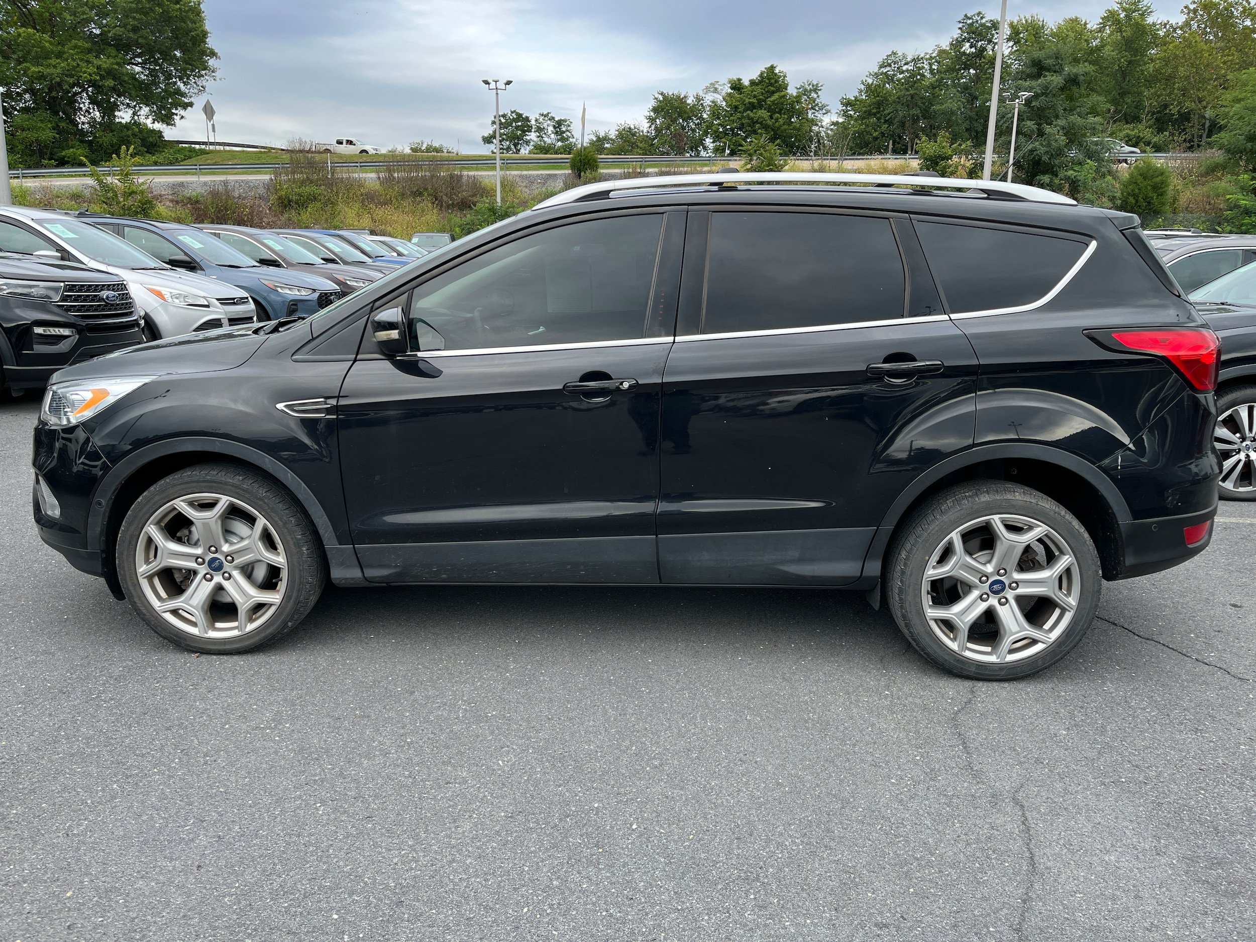 Certified 2019 Ford Escape Titanium AWD/4WD image 11