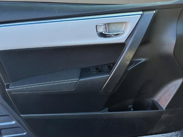 Used 2016 Toyota Corolla LE FWD image 14