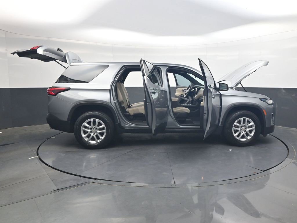 Used 2023 Chevrolet Traverse LS FWD image 37