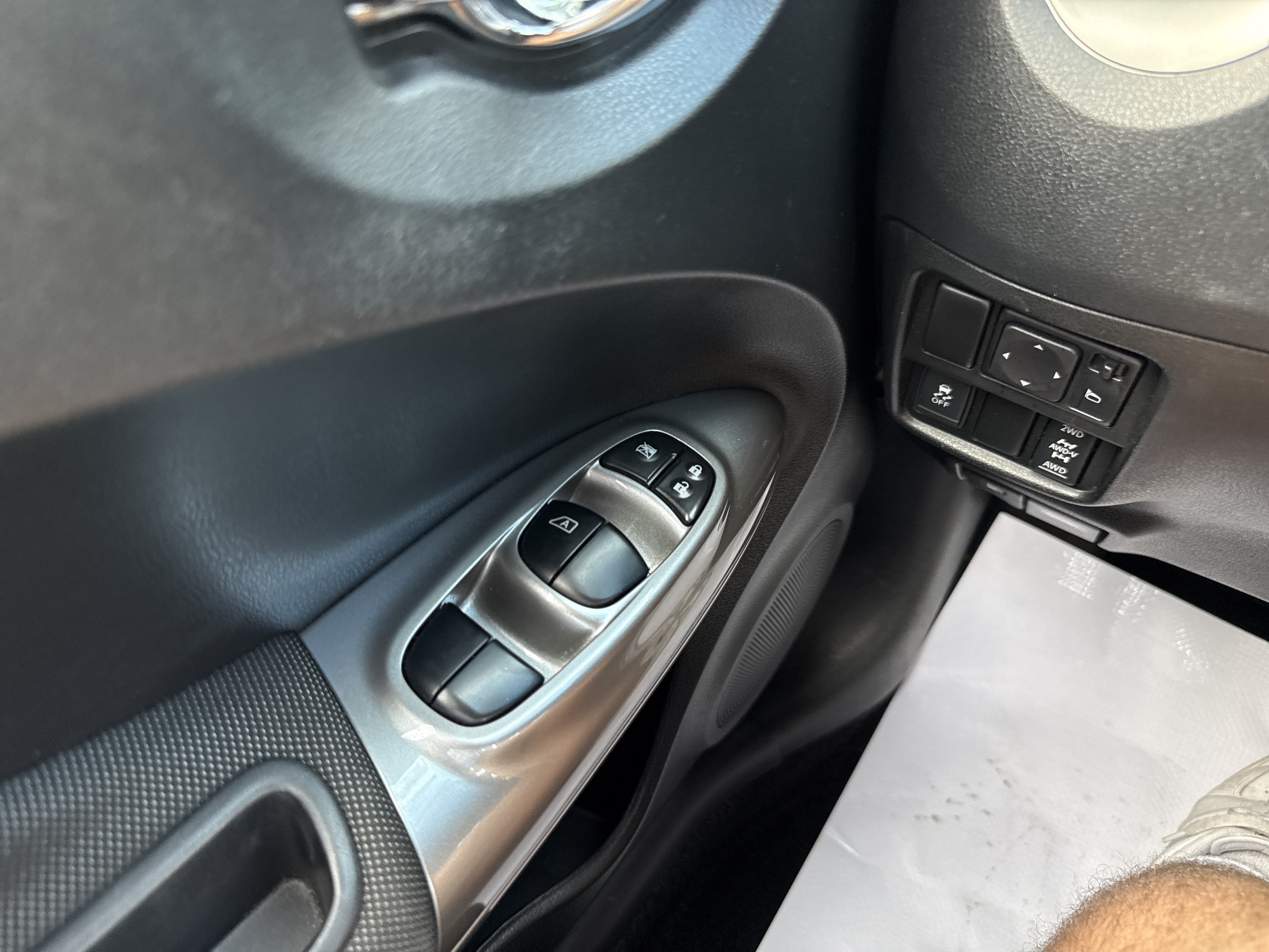 Used 2013 Nissan Juke SV AWD/4WD image 16