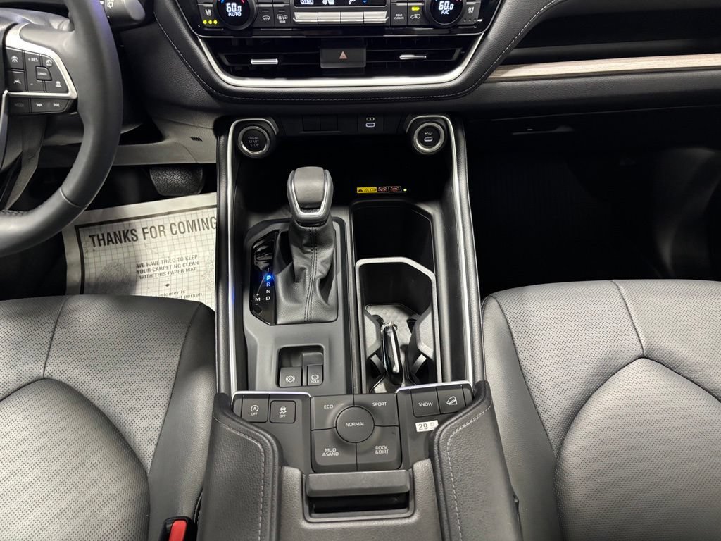 Used 2026 Toyota Grand Highlander AWD image 40