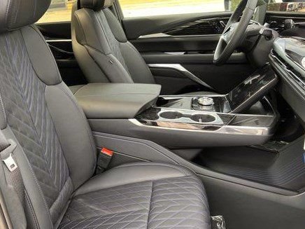 New 2026 Cadillac Escalade IQL Sport 1 w/ LPO, ONYX Package AWD/4WD image 21