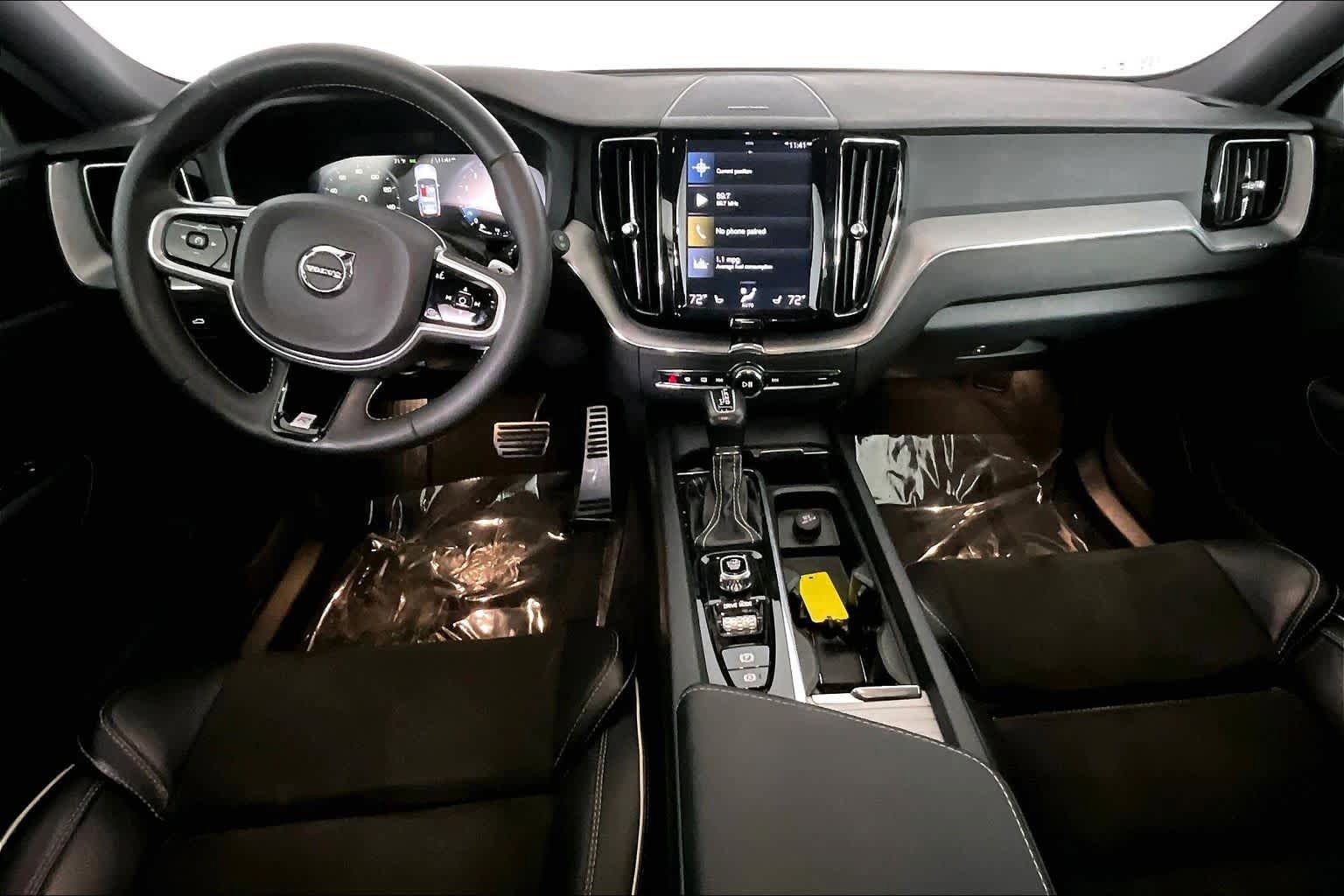 Used 2019 Volvo XC60 T6 R-Design AWD/4WD image 16