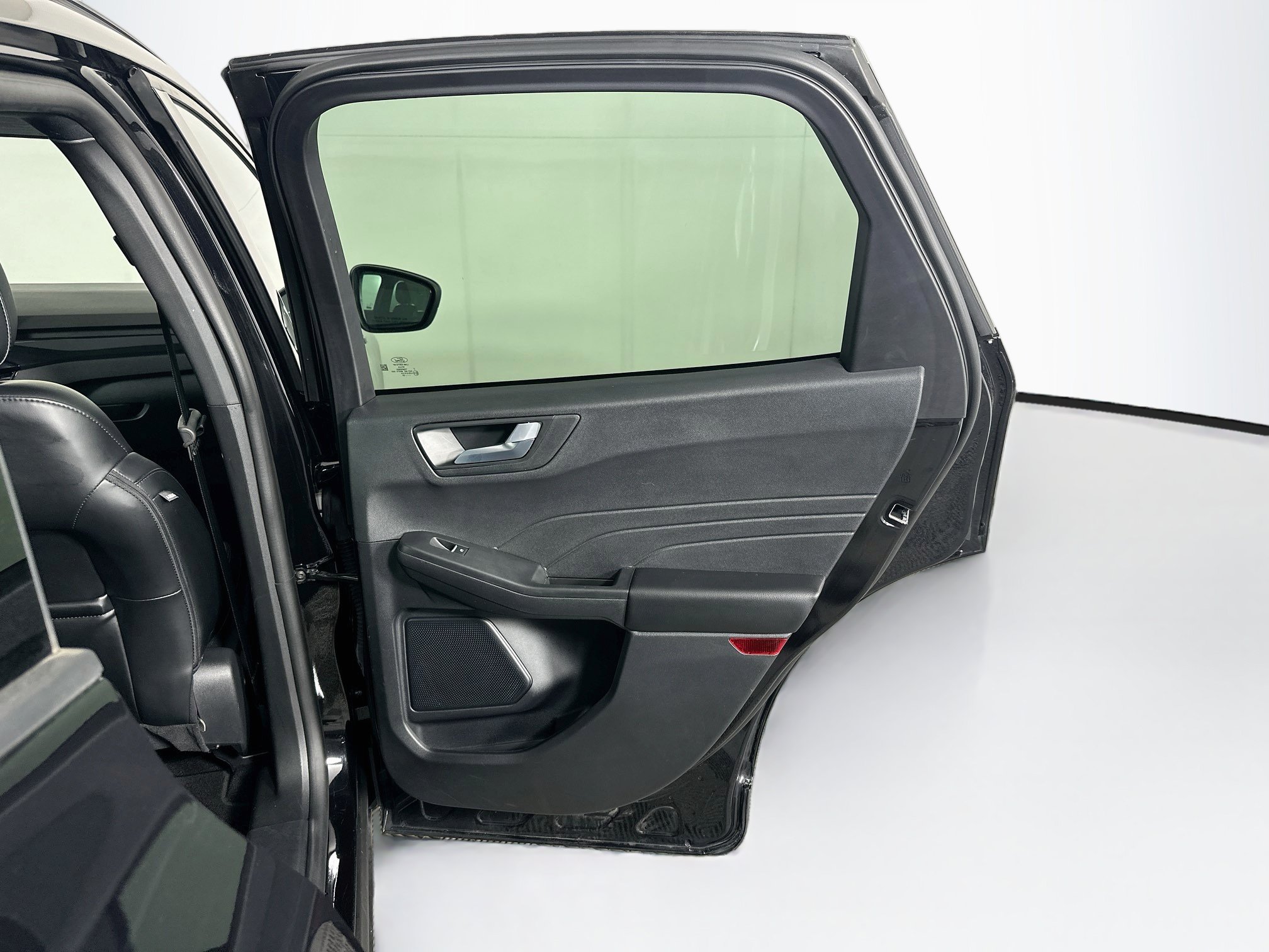 Used 2025 Ford Escape ST-Line FWD image 27