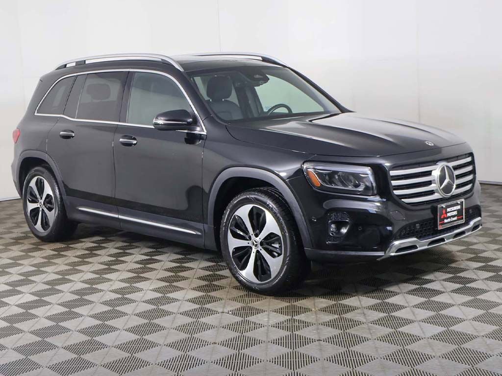 Used 2025 Mercedes-Benz GLB 250 4MATIC image 50