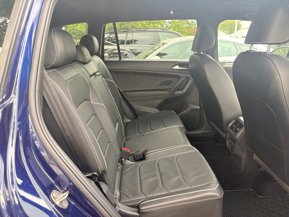 Certified 2022 Volkswagen Tiguan SEL R-Line AWD/4WD image 29
