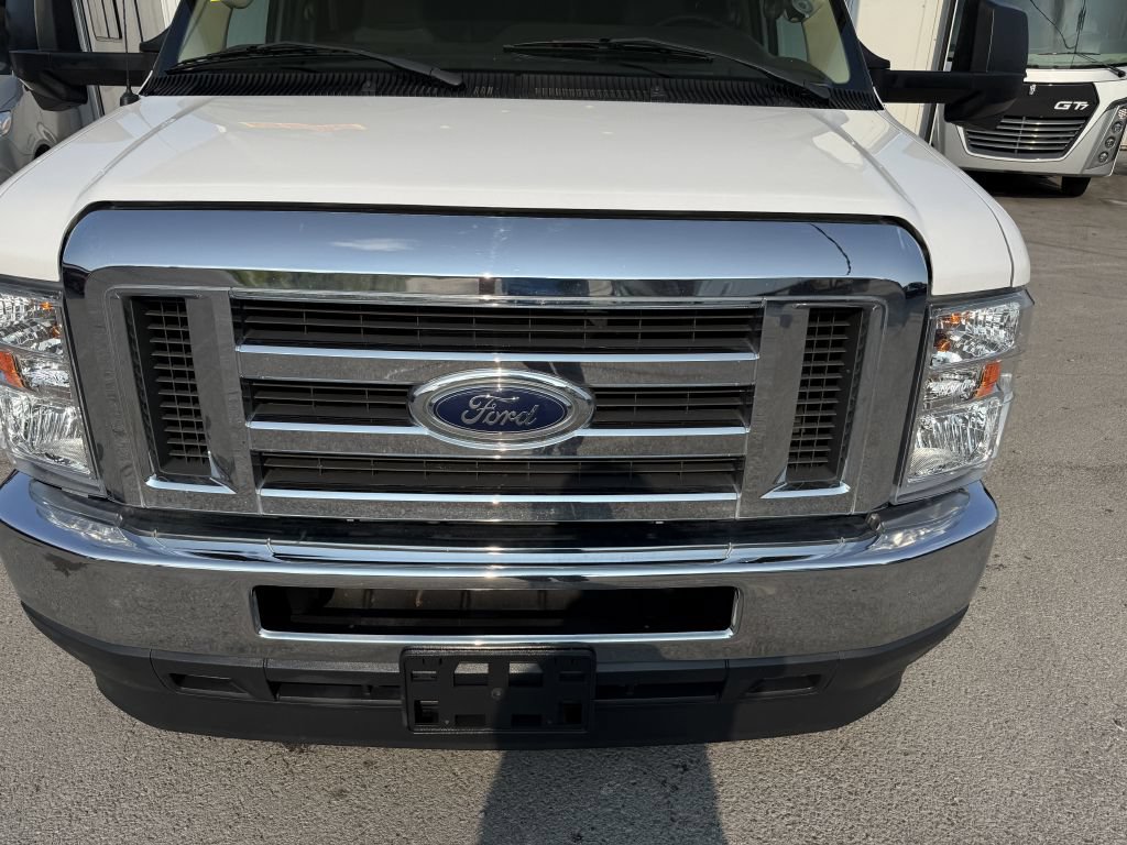 Used 2021 Ford E-450 and Econoline 450 Super Duty w/ Motorhome Prep Package RWD image 33