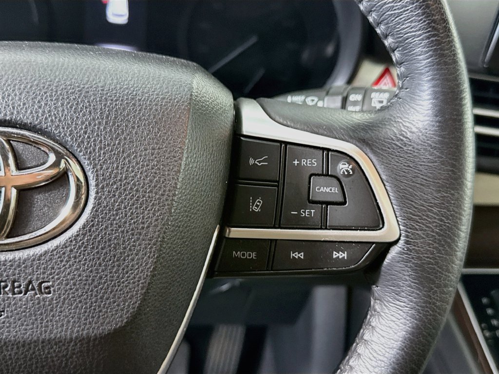 Used 2021 Toyota Sienna XLE FWD image 12