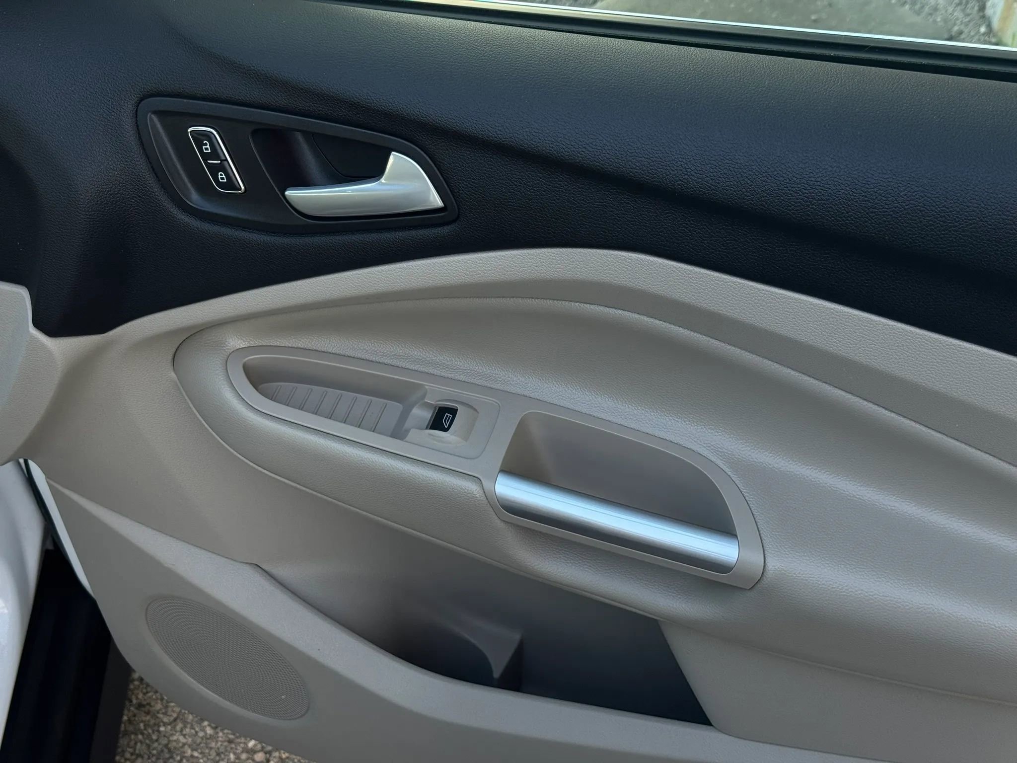 Used 2013 Ford C-MAX SEL image 24