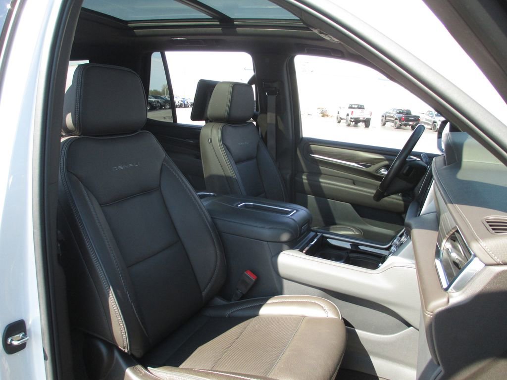 Used 2021 GMC Yukon Denali w/ Denali Premium Package image 26