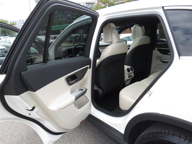 Used 2026 Mercedes-Benz GLC 300 4MATIC image 22