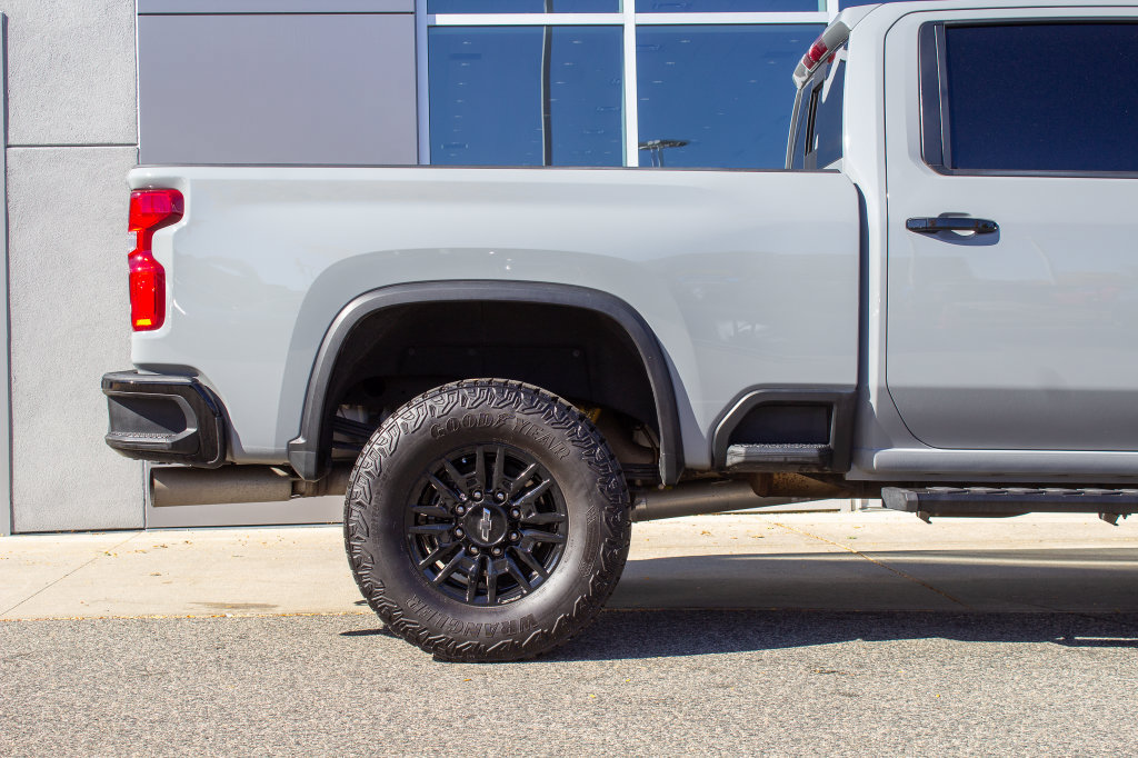 Used 2024 Chevrolet Silverado 2500 ZR2 AWD/4WD image 6