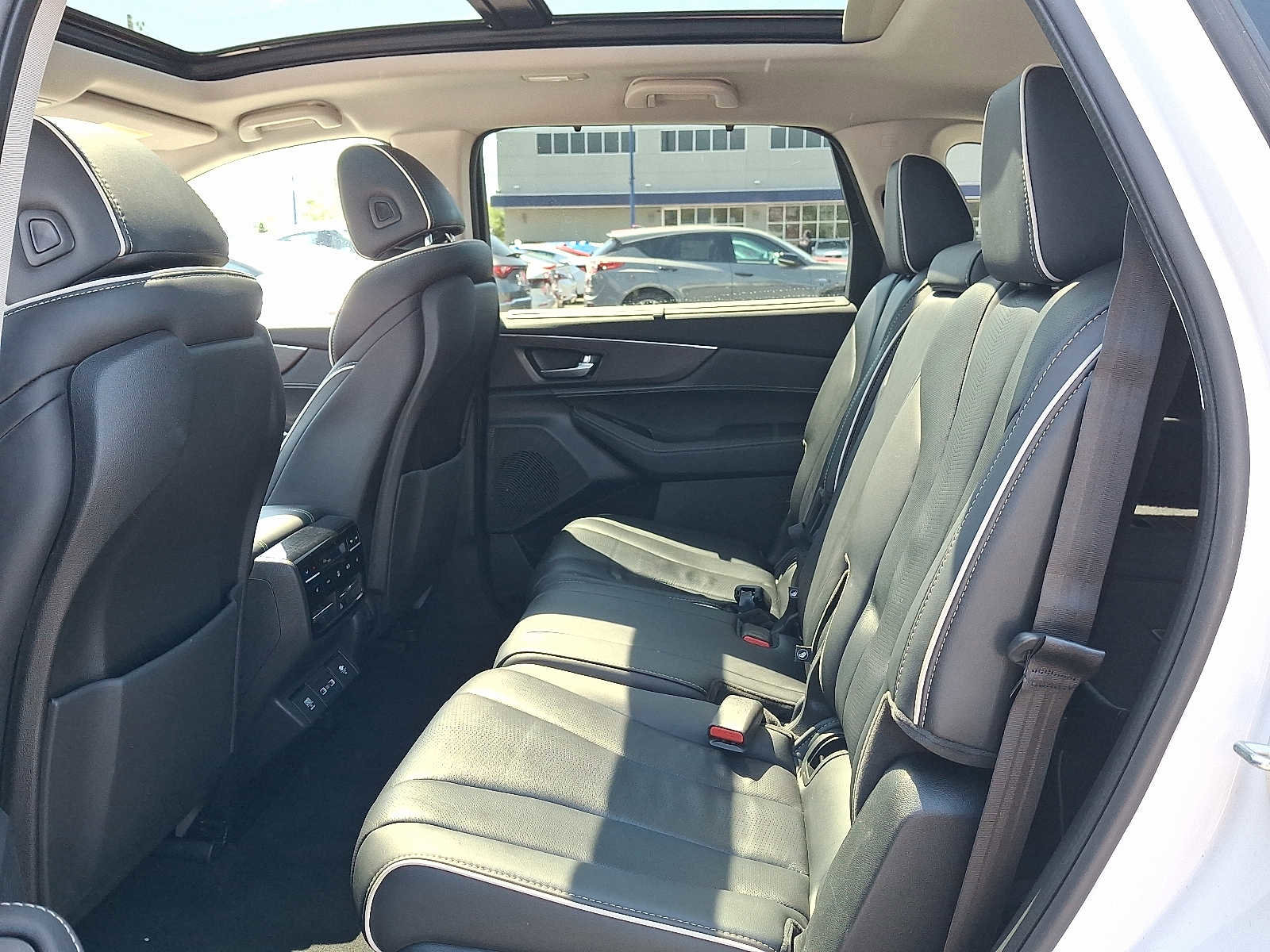Certified 2023 Acura MDX SH-AWD w/ Advance Package image 11