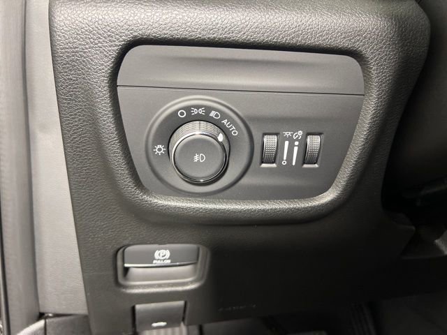 New 2025 Jeep Grand Cherokee L Limited w/ Trailer Tow Package image 20