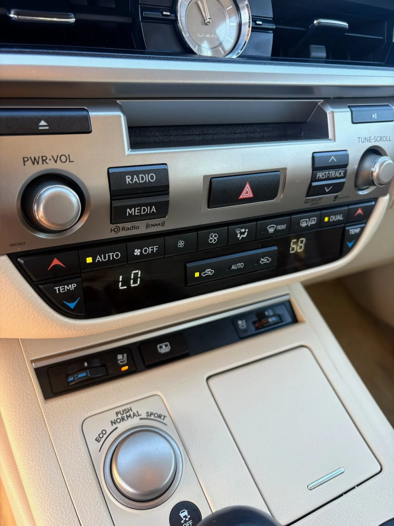 Used 2014 Lexus ES 350 w/ Luxury Package FWD image 24