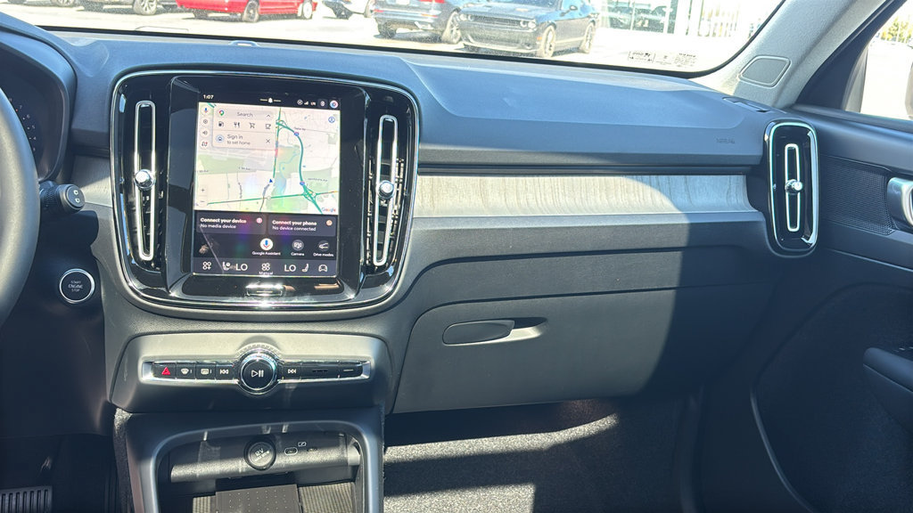 New 2026 Volvo XC40 B5 Plus w/ Protection Package Premier AWD/4WD image 8