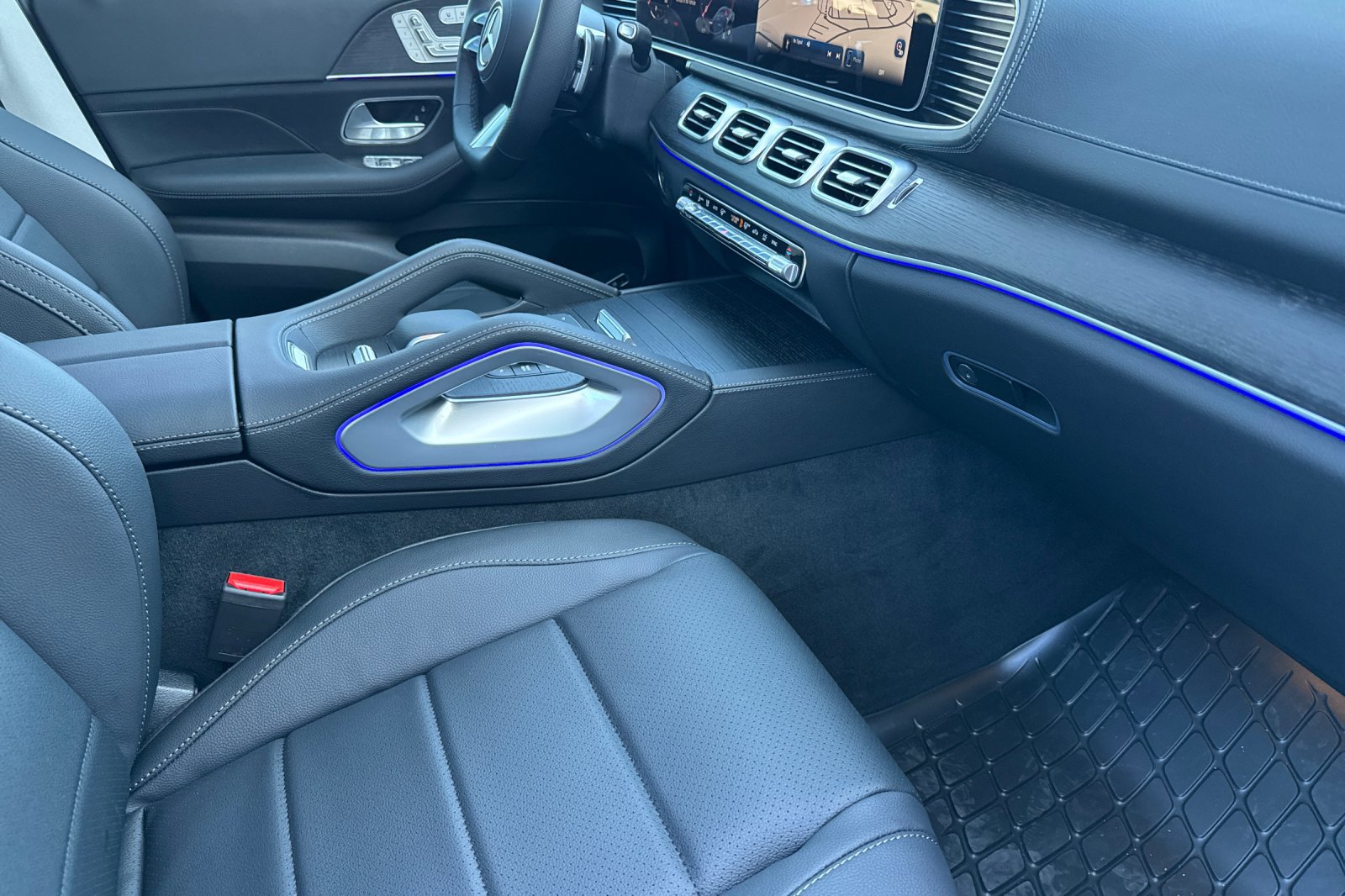 New 2026 Mercedes-Benz GLS 450 4MATIC image 17