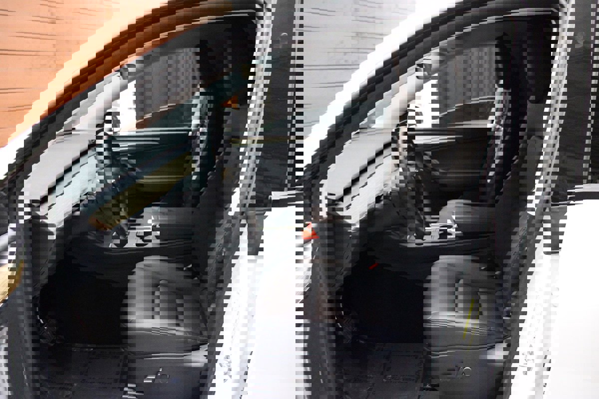 Used 2023 Tesla Model Y Long Range image 25