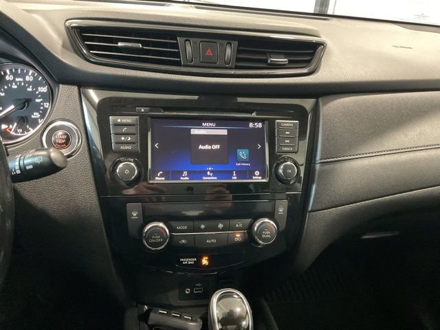 Used 2020 Nissan Rogue SV image 16