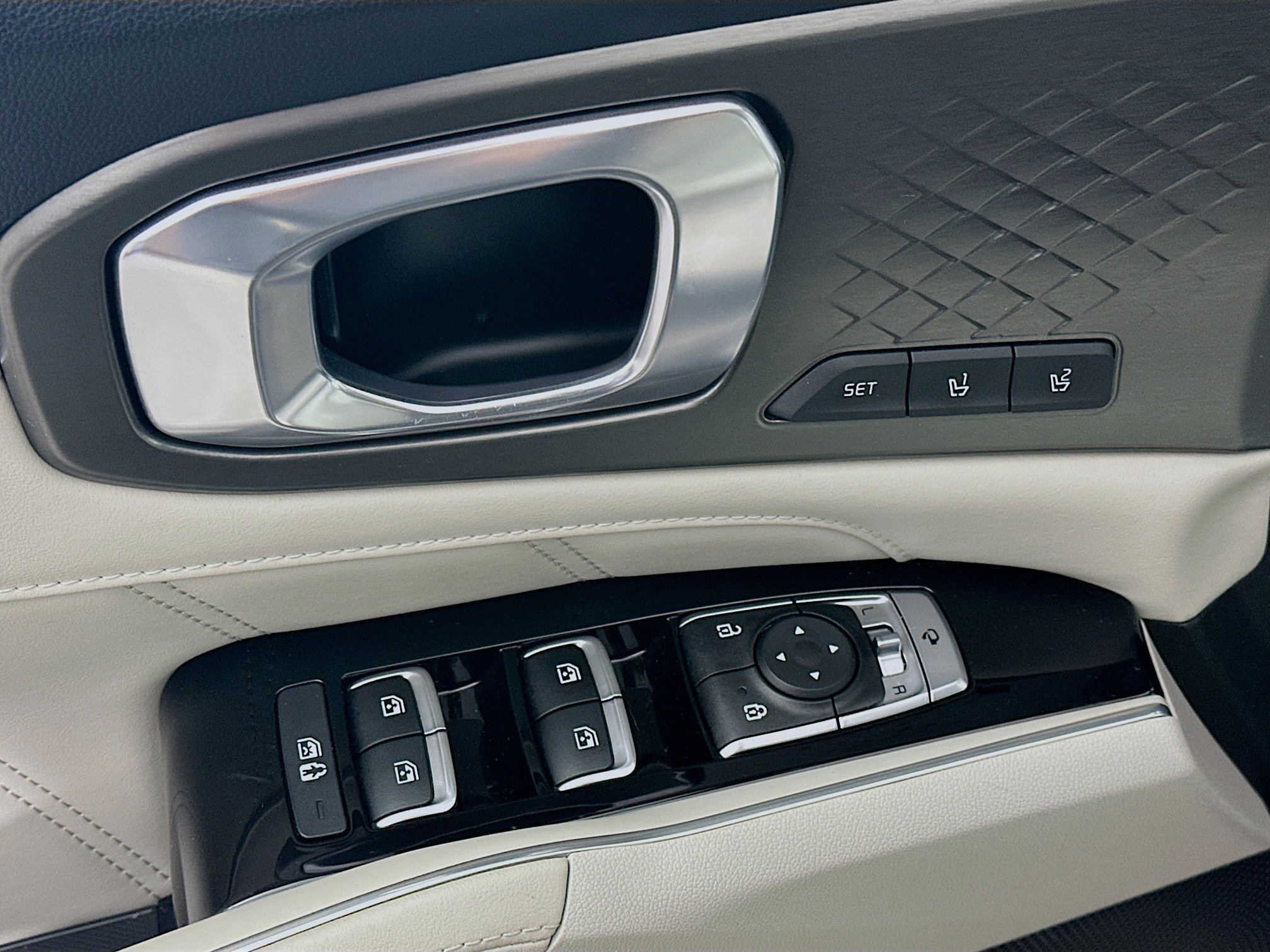 Used 2024 Kia Sorento SX Prestige image 15