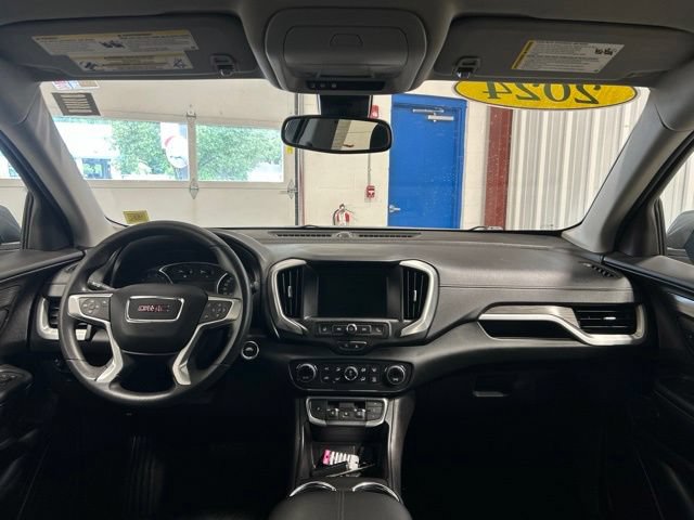 Used 2024 GMC Terrain SLE AWD/4WD image 15