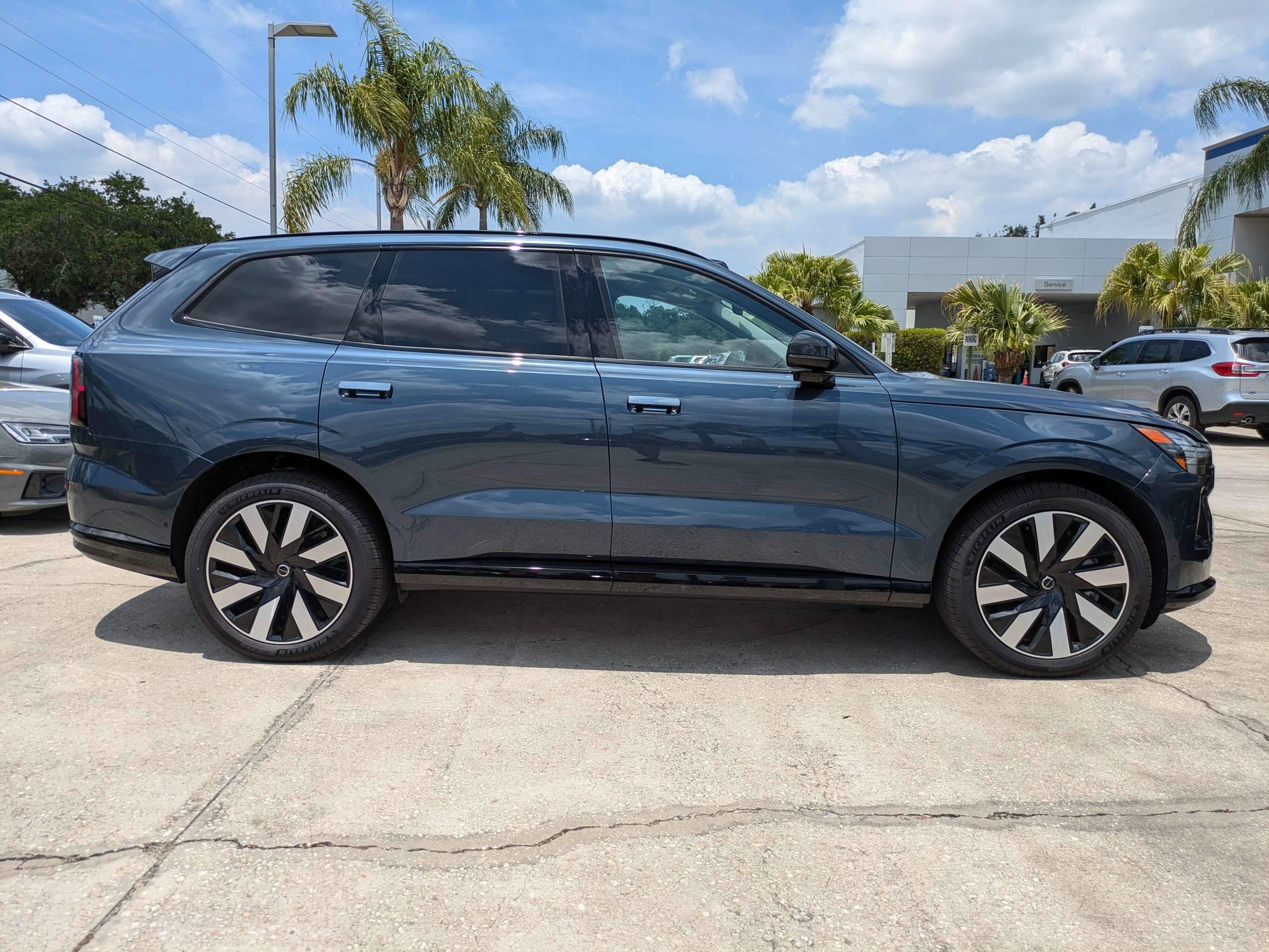 New 2025 Volvo EX90 Ultra AWD/4WD image 3