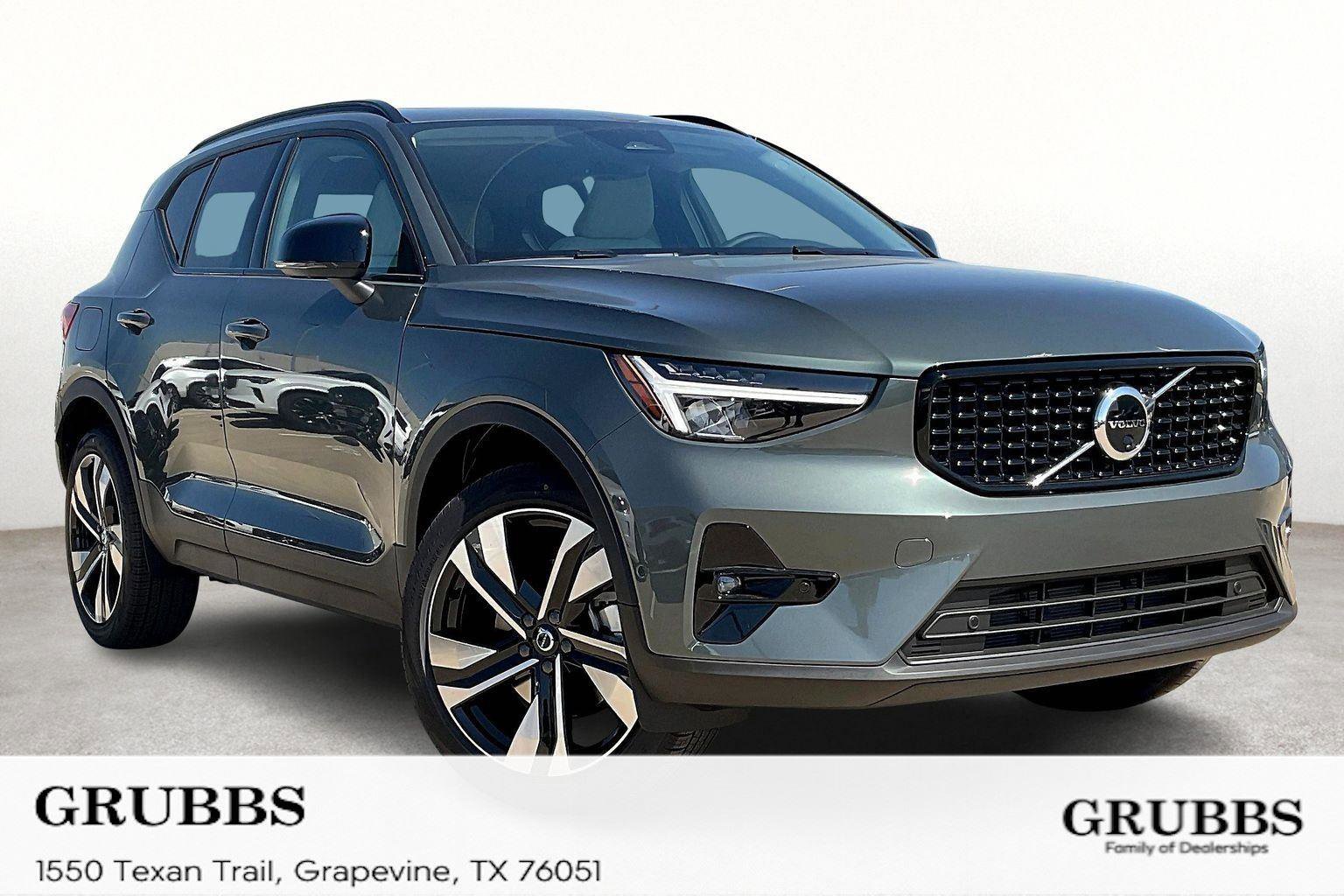 New 2026 Volvo XC40 B5 Plus w/ Protection Package Premier