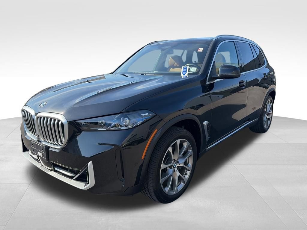 Used 2024 BMW X5 xDrive40i w/ Executive Package image 3