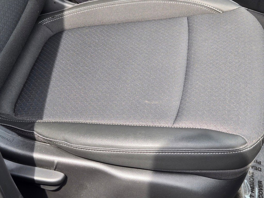 Certified 2025 Buick Encore GX Preferred AWD/4WD image 9