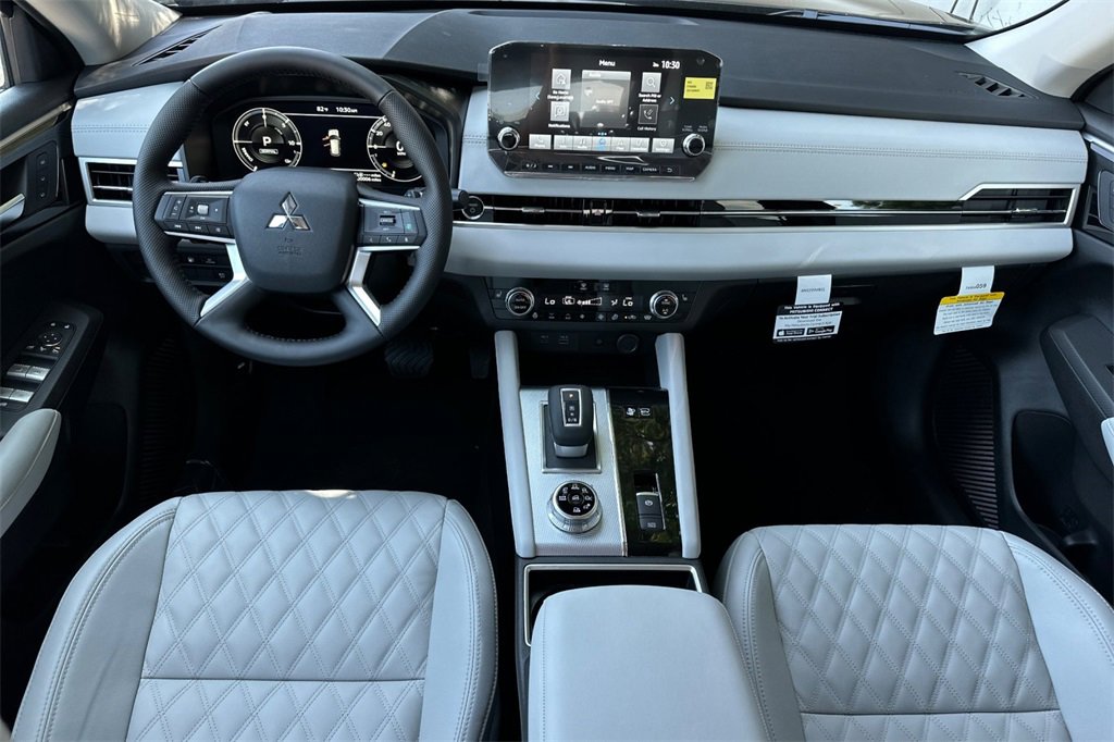New 2025 Mitsubishi Outlander SEL image 14