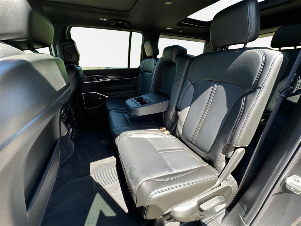 New 2024 Jeep Wagoneer 4WD w/ Premium Group I image 23