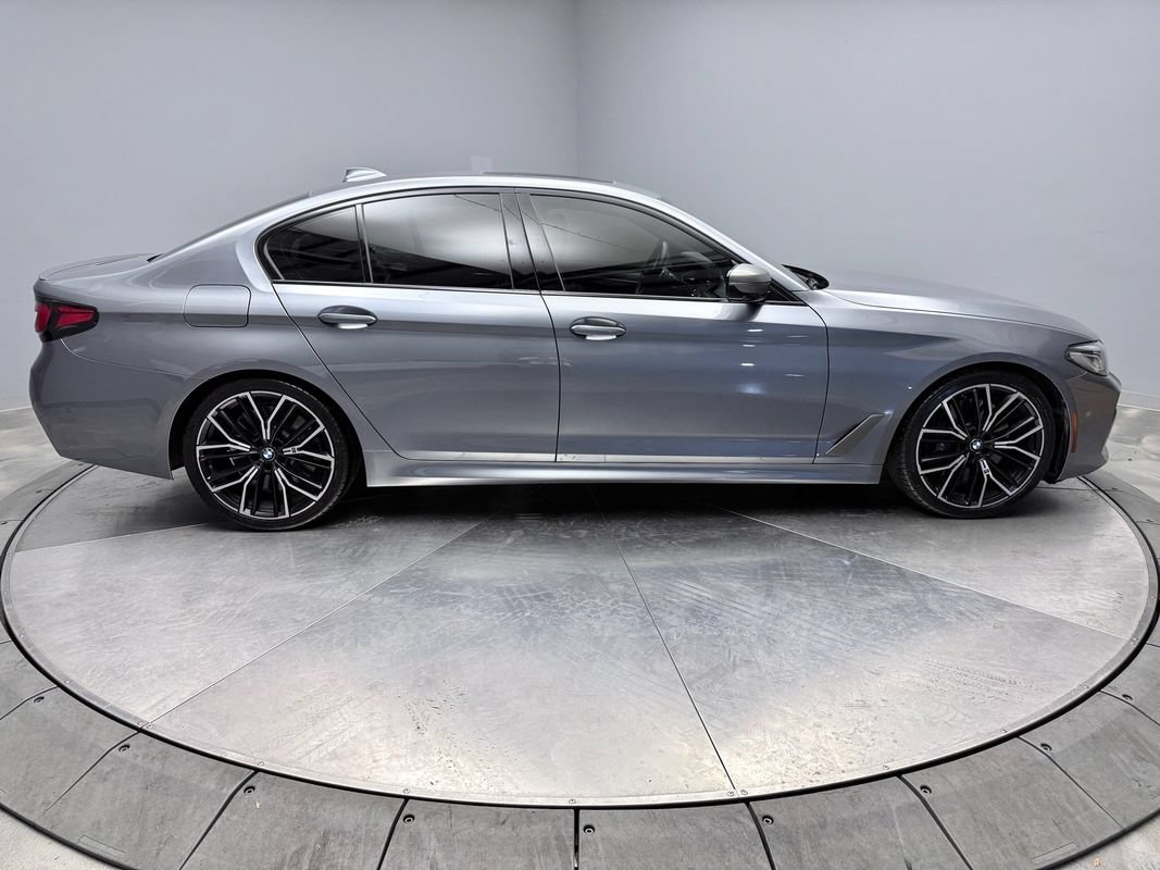 Used 2021 BMW M550i xDrive w/ Premium Package AWD/4WD image 4