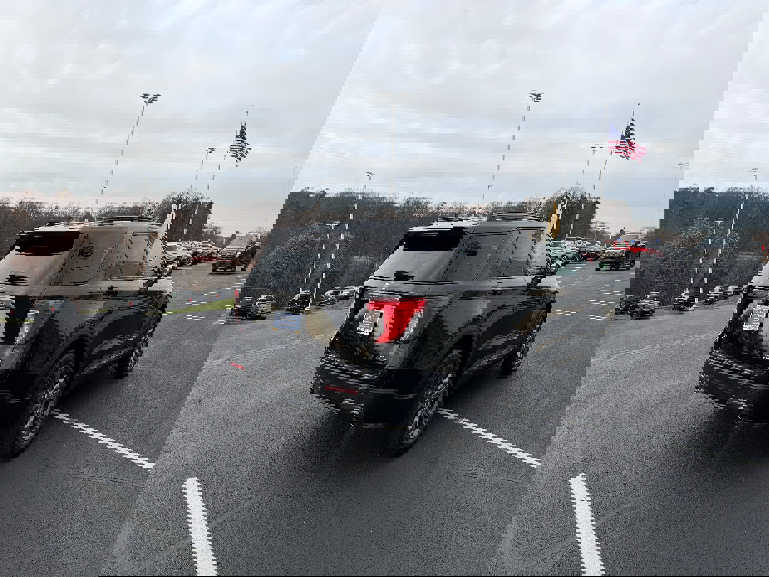 Certified 2023 Ford Explorer XLT w/ Equipment Group 202A image 9