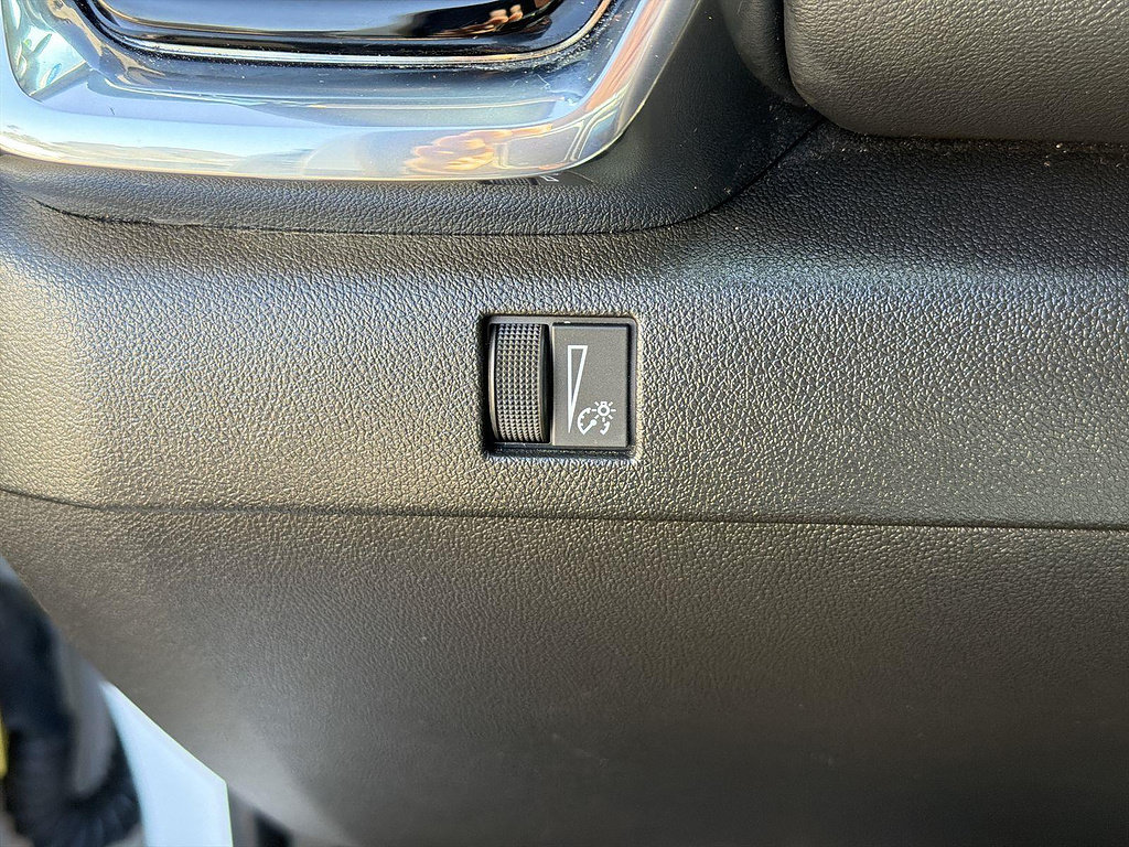 Used 2024 GMC Canyon Elevation RWD image 17