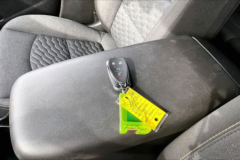 Used 2020 Chevrolet Equinox LT w/ Driver Convenience Package image 34