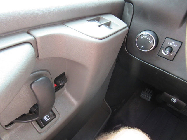 Used 2015 Chevrolet Express 2500 RWD image 34