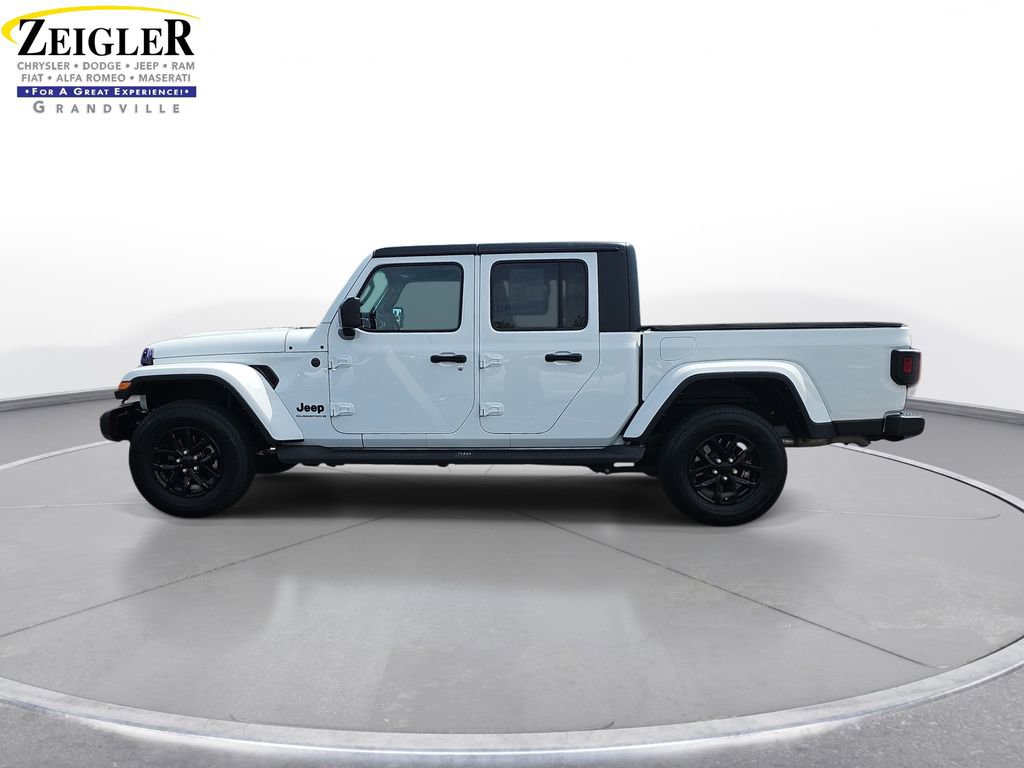 Used 2023 Jeep Gladiator Sport AWD/4WD image 8