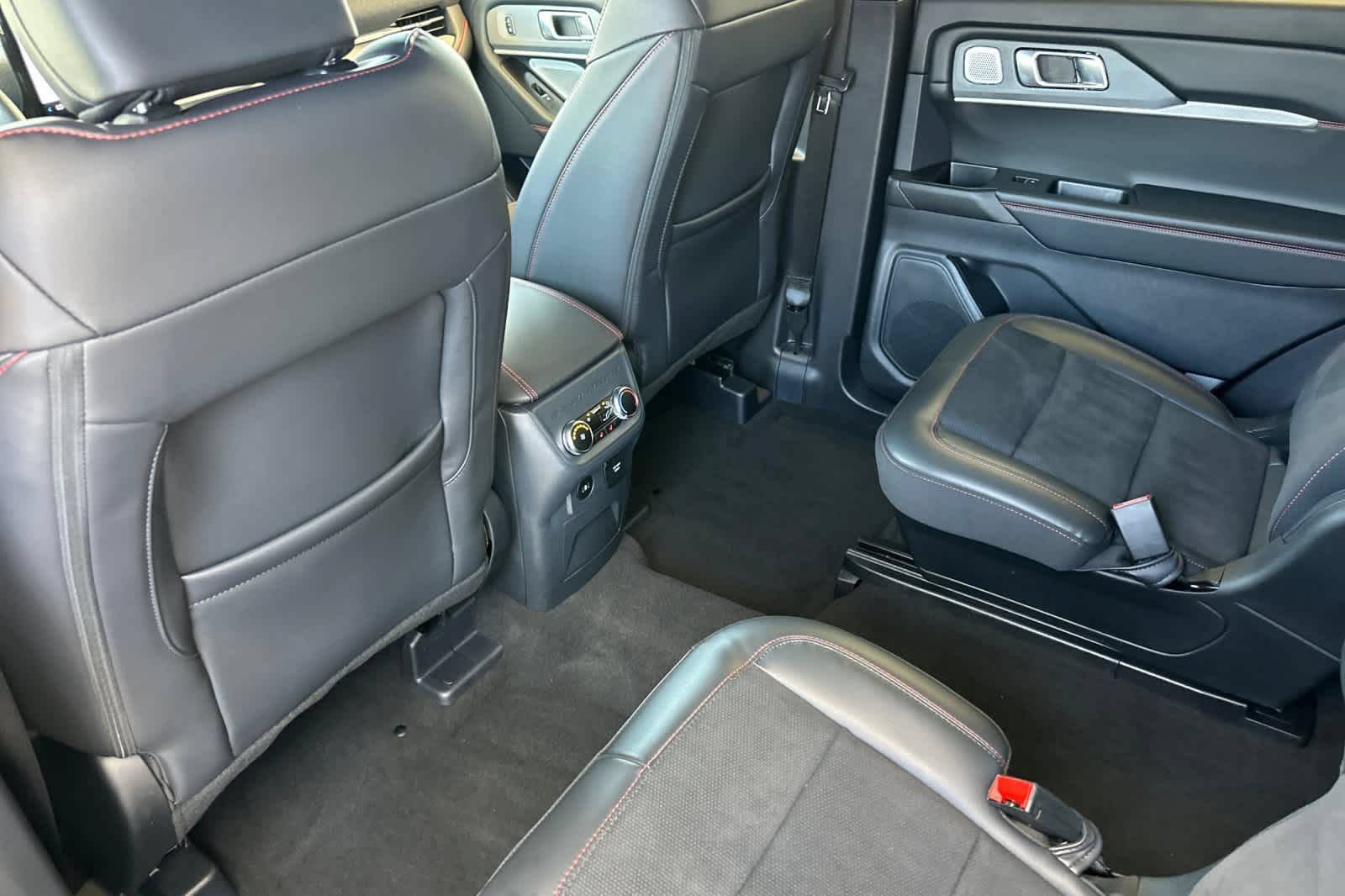 Used 2026 Ford Explorer ST w/ Sun And Sound Package AWD/4WD image 4