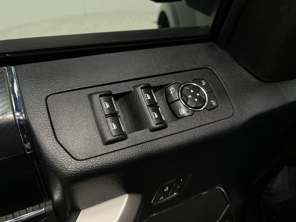 Used 2019 Ford F150 Lariat w/ Equipment Group 502A Luxury AWD/4WD image 17