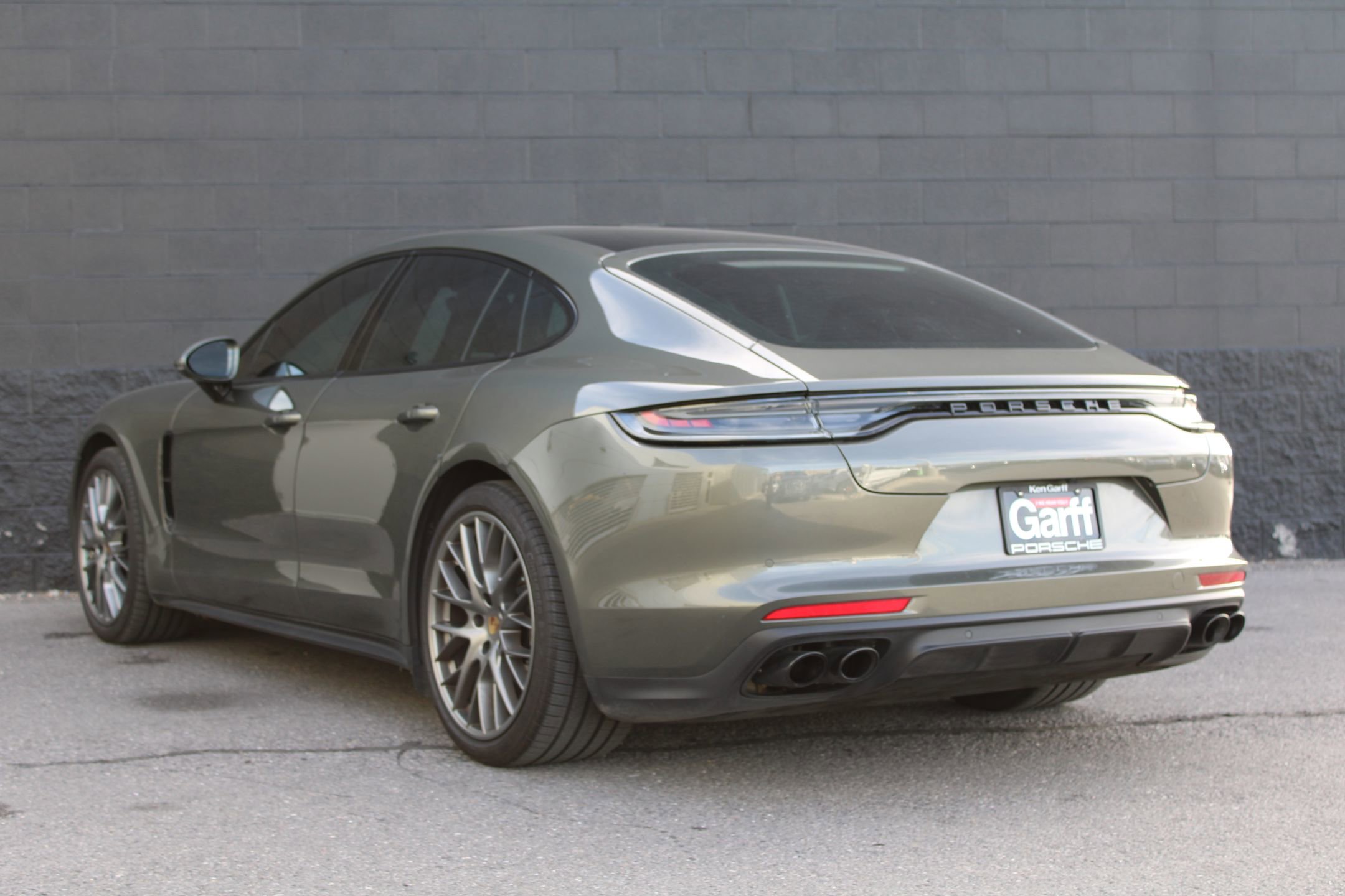 Certified 2023 Porsche Panamera Platinum Edition image 3