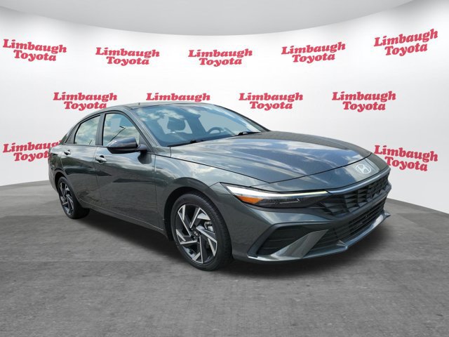 Used 2025 Hyundai Elantra Sport FWD image 18