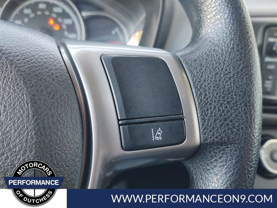 Used 2017 Toyota Yaris L w/ Carpet Mat Package FWD image 17