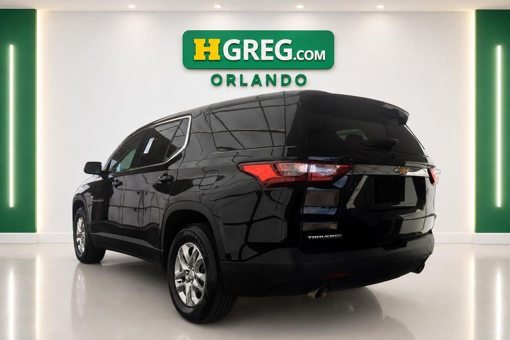 Used 2021 Chevrolet Traverse LS FWD image 2