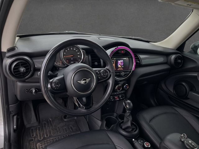 Used 2019 MINI Cooper 2-Door Hardtop w/ Signature Upholstery Package FWD image 3