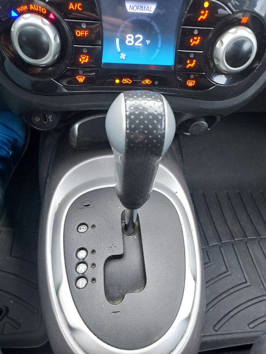 Used 2013 Nissan Juke SV AWD/4WD image 16