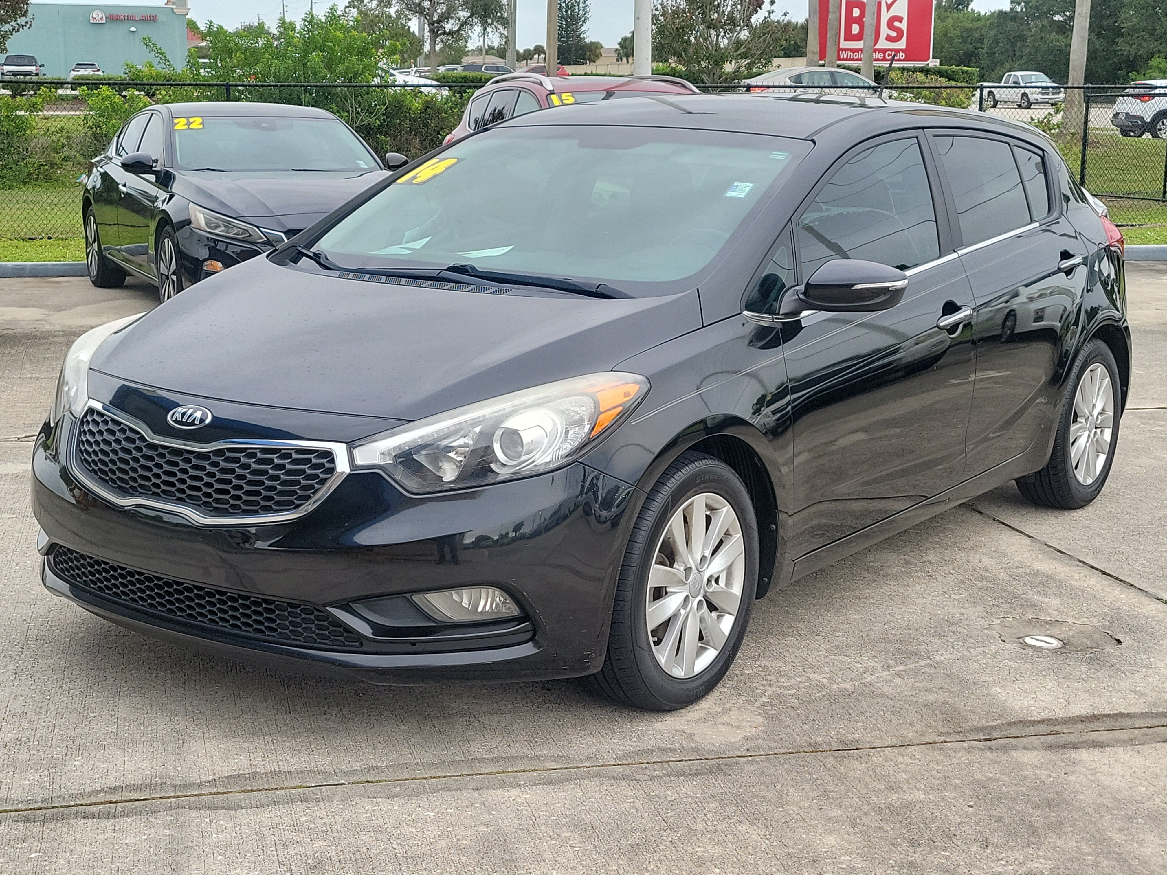 Used 2014 Kia Forte EX FWD image 2