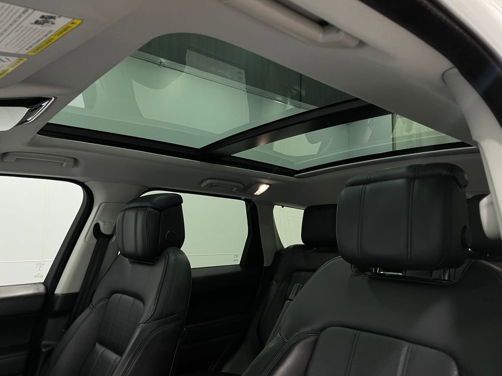 Used 2018 Land Rover Range Rover Sport HSE Dynamic image 12