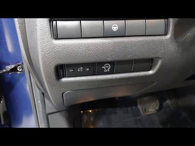 Used 2023 Nissan Rogue SV AWD/4WD image 23