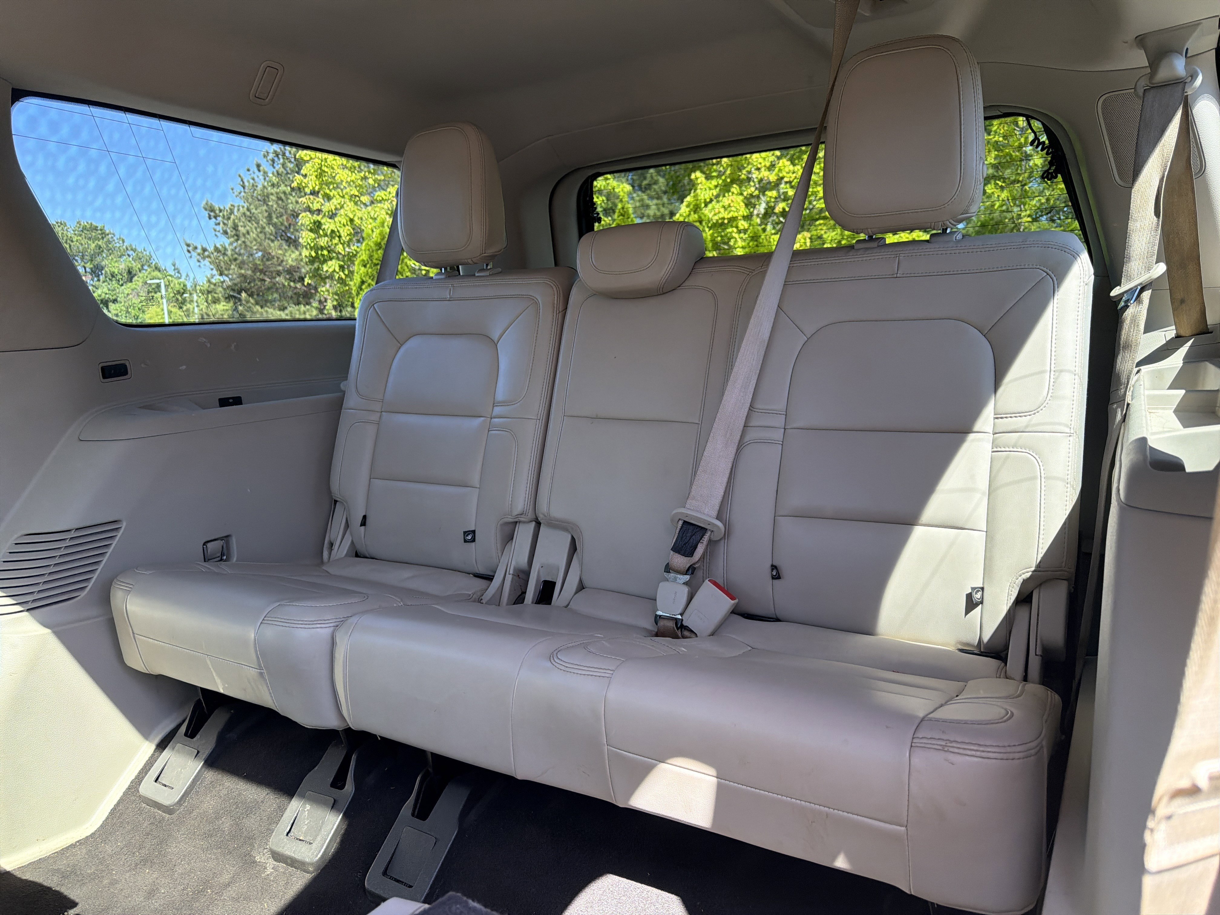 Used 2020 Lincoln Navigator L Reserve w/ Luxury Package RWD image 15